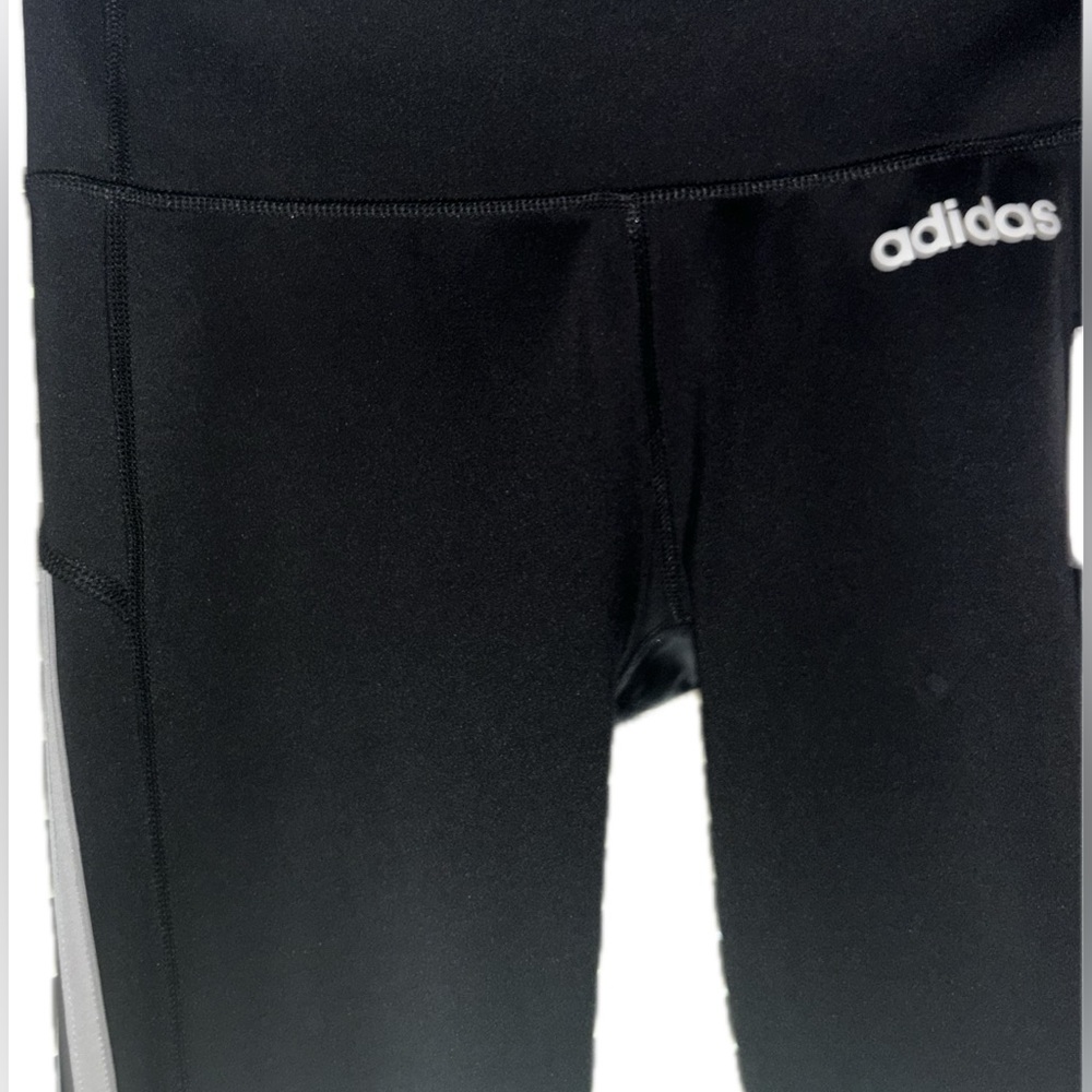 - Climate controlled adidas size small ladies leggings / yoga pants… - Picture 3 of 16